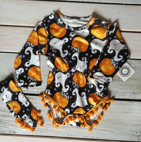 Boo's and Lanterns Tassle Halloween Onesie - Picture 1 of 4